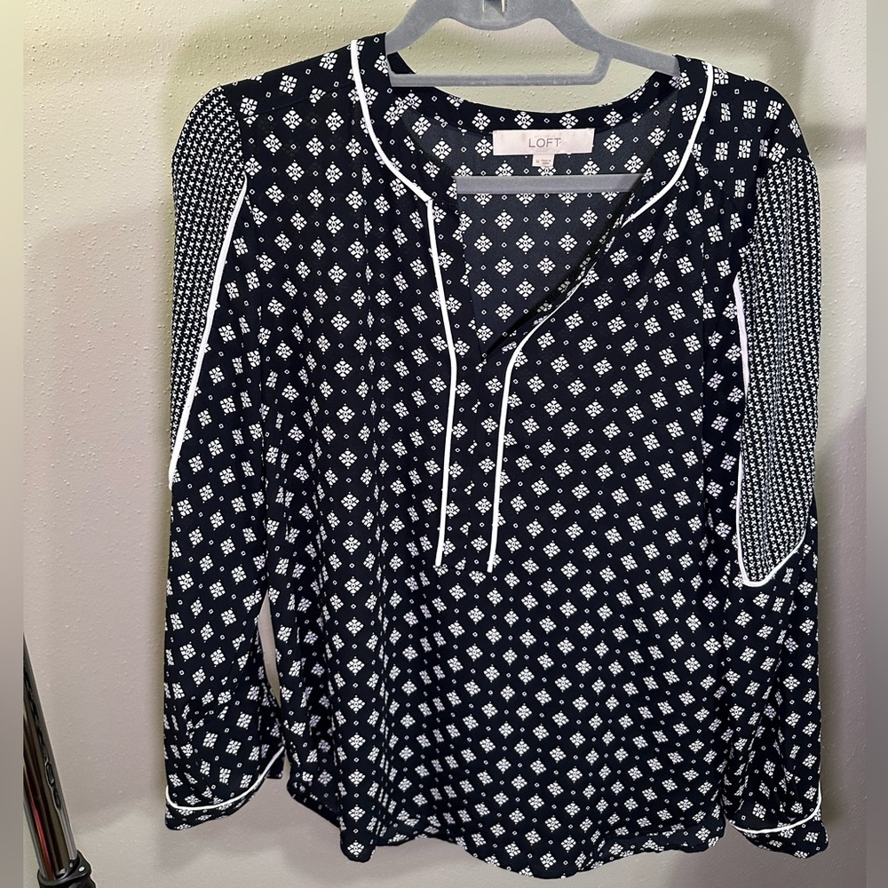 Loft By Ann Taylor Black & White Patterned Blouse